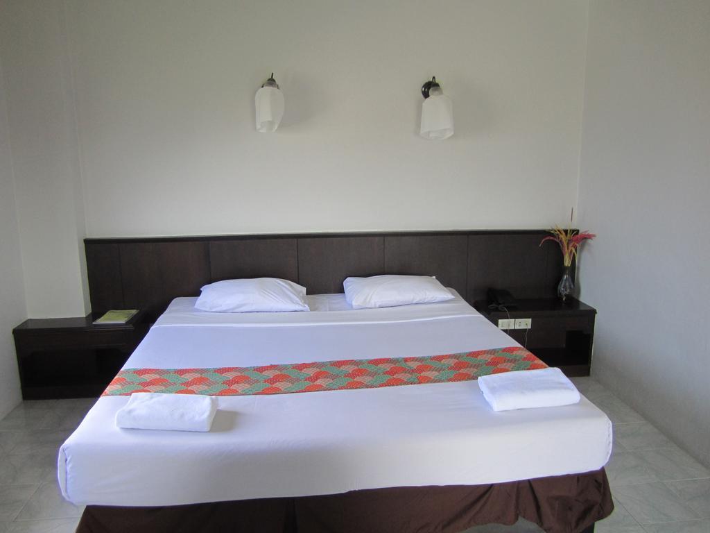 Rome Place Hotel Phuket Exterior foto